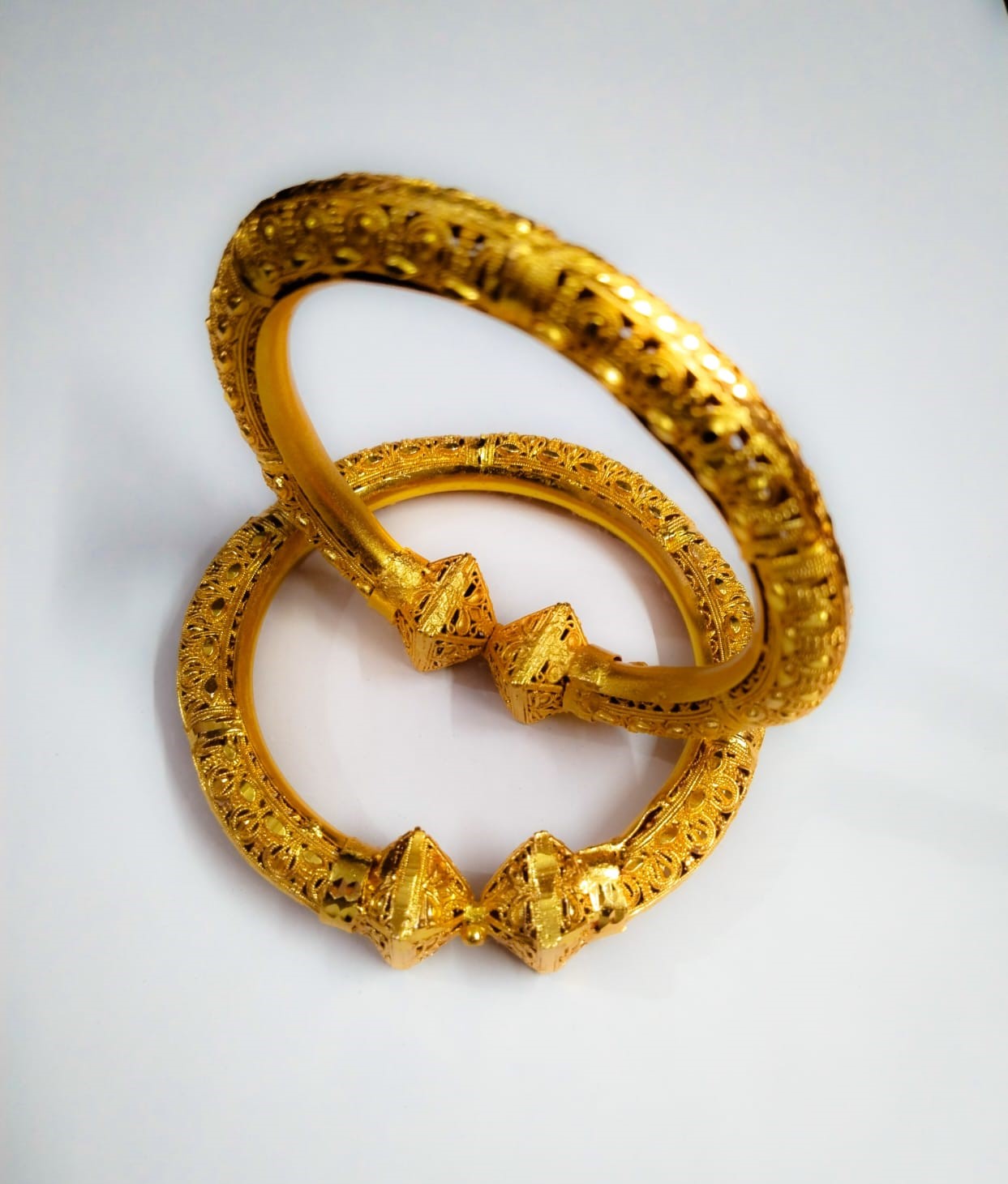 TRADITIONAL GOLDEN PYRAMID MUKH BALA